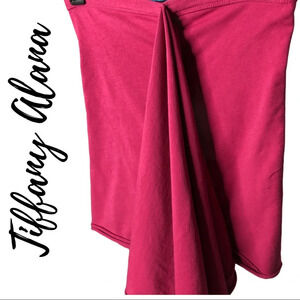 🛍️3/$40 Tiffany Alana  Tube Skirt Pink Size Small